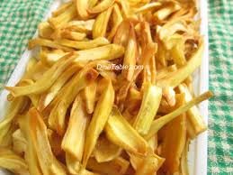 Paithrka Jackfruit Chips: Crispy, golden-yellow sun-dried jackfruit slices in a 1:1 square product shot, showing a crunchy natural texture.